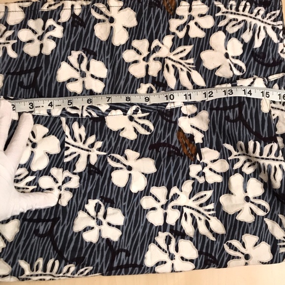 Island Skirt. Side Slits. Blue & White Hawaiian Design. Like s size 6. GUC - Picture 11 of 13